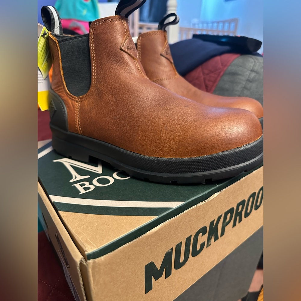 Men's Brown Chelsea Boots muck proof size 9.5